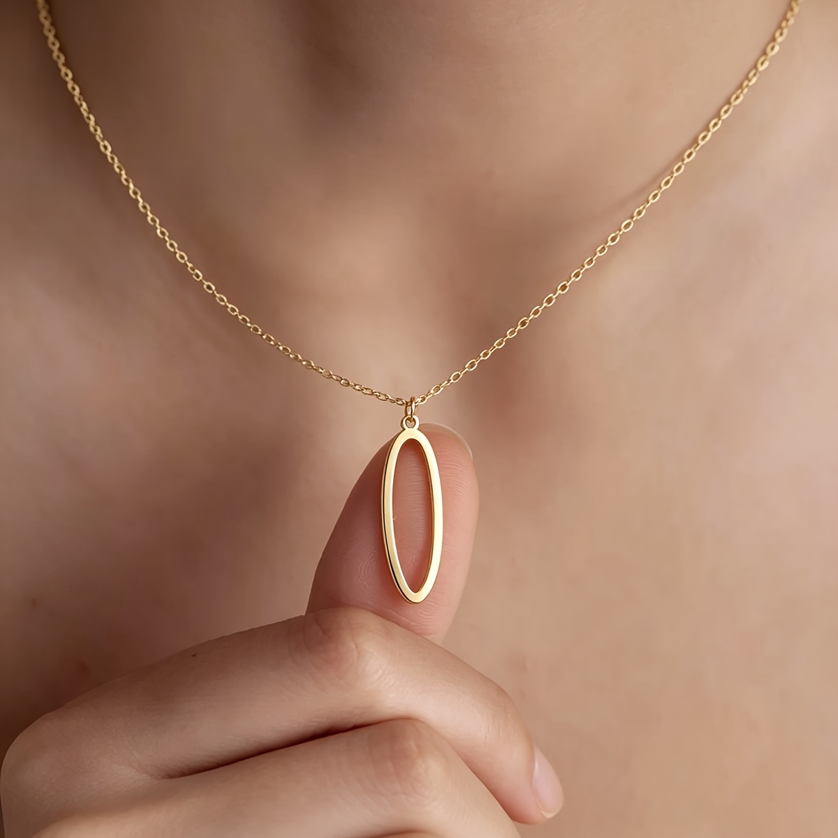 Women's Minimalist Hollow Oval Geometric Pendant Necklace